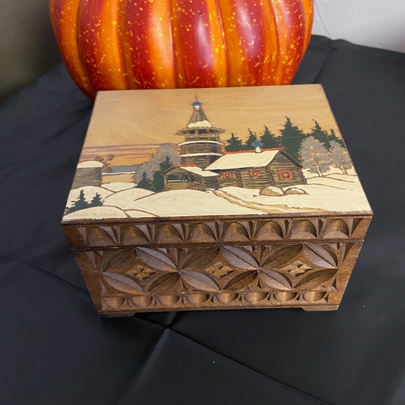 Vintage Hand painted Christmas Treasure Wooden Box - Picture 6 of 6